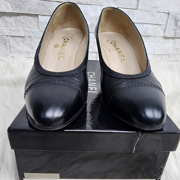 Auth Vintage 80s Chanel pump with patent - Picture 6 of 13